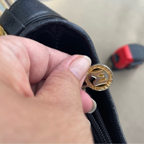 Authentic Metro City Hobo Bag - Picture 8 of 14